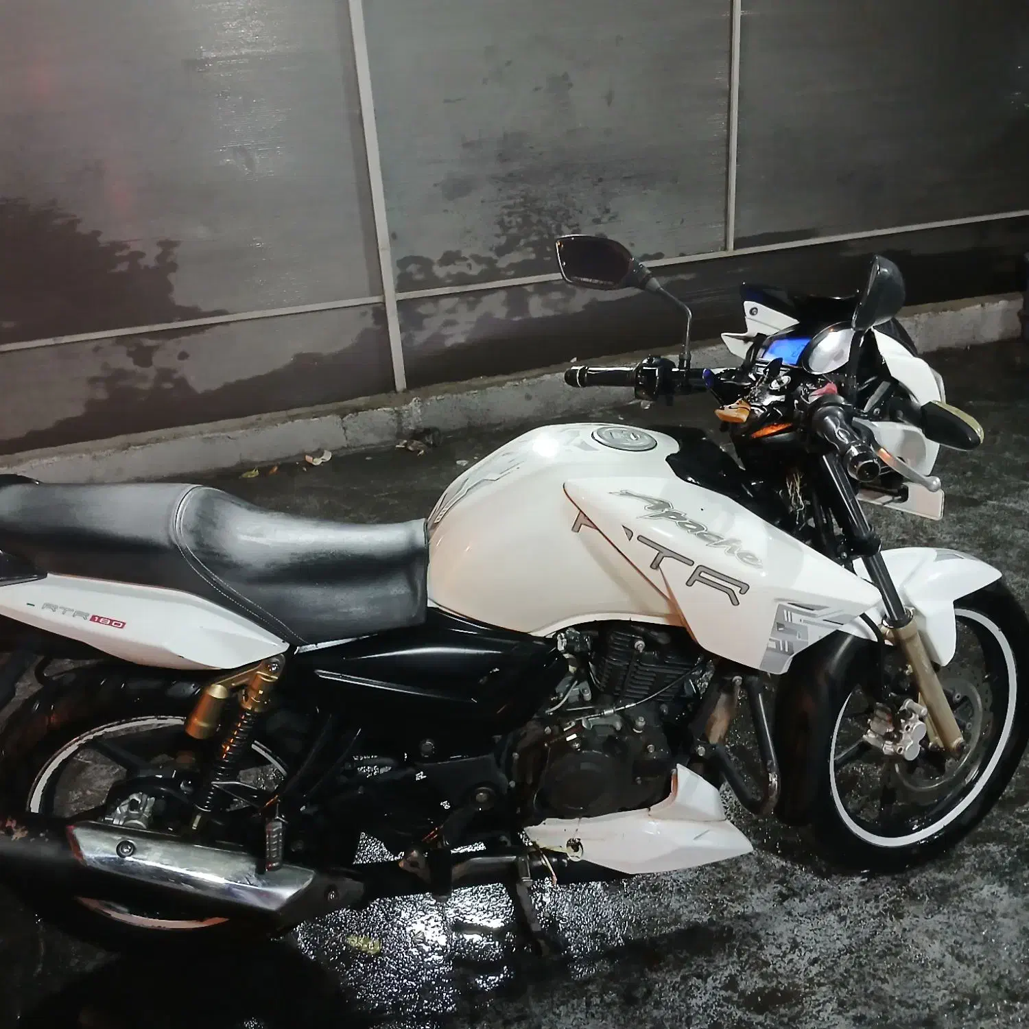 اپاچی 180 مدل ۹۳|موتورسیکلت|تهران, علم و صنعت|دیوار