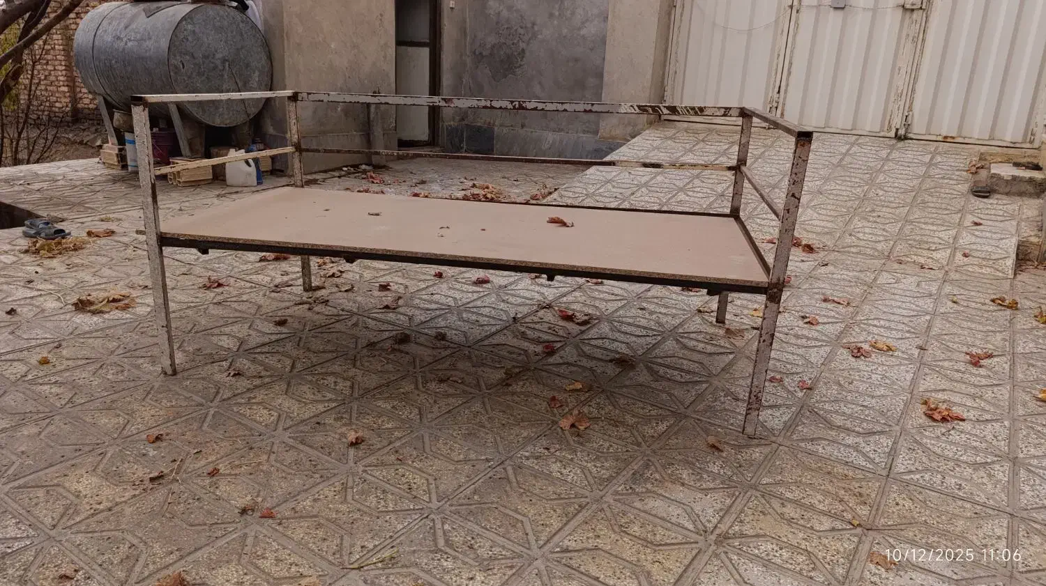 تخت سنتی فلزی(۳عدد)|مبلمان خانگی و میز عسلی|دامغان, |دیوار