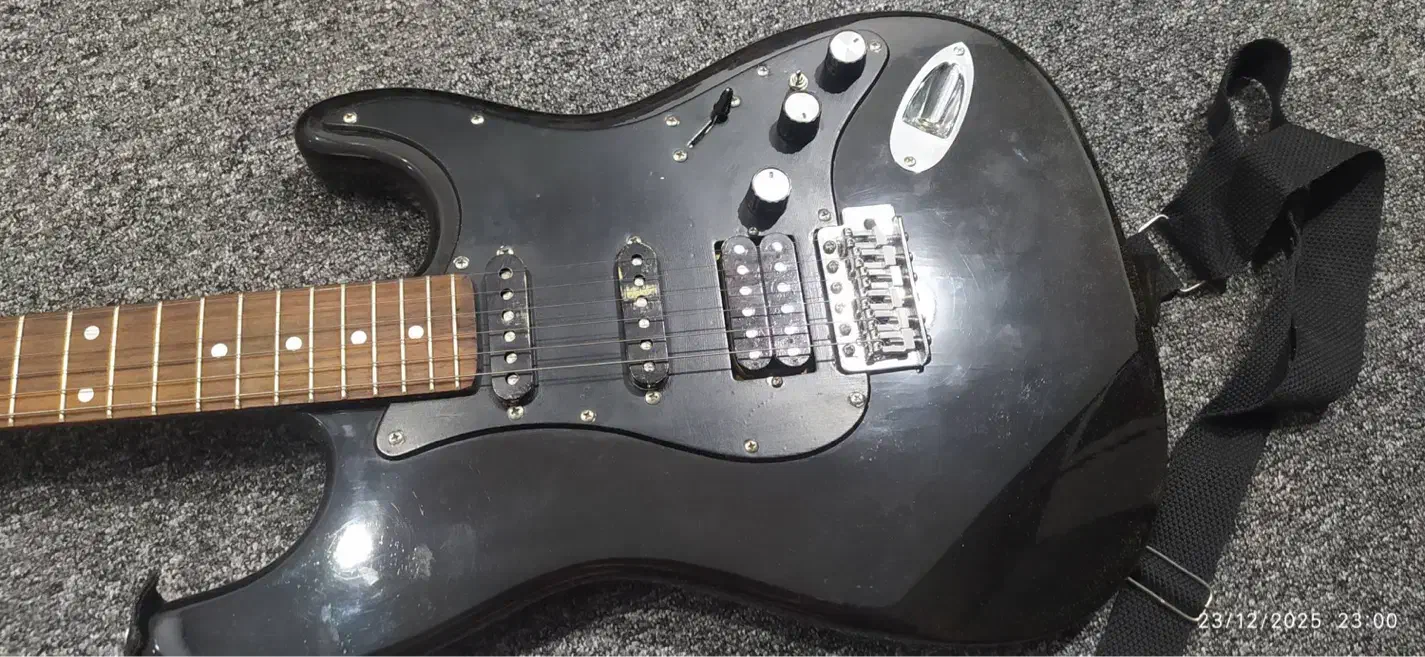 گیتار الکتریک فندر|گیتار، بیس، امپلیفایر|تهران, میدان ولیعصر|دیوار