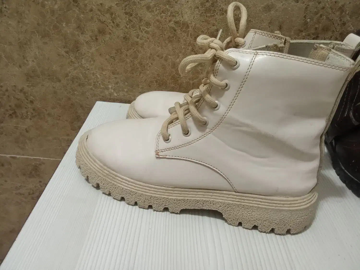 بوت|کیف، کفش، کمربند|خرم‌آباد, |دیوار