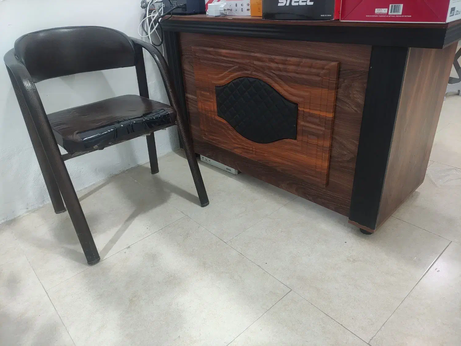 میز|مبلمان اداری|درگهان, |دیوار