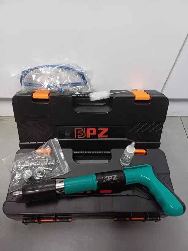 میخکوب دستی|ابزارآلات|بم, |دیوار