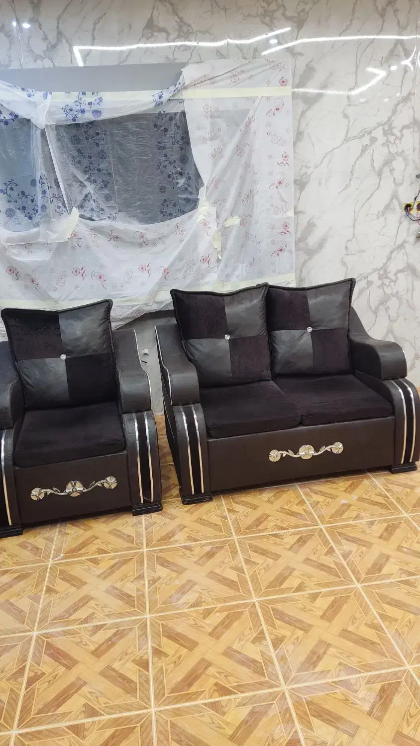 ۲عدد مبل|مبلمان خانگی و میز عسلی|آستانه اشرفیه, |دیوار