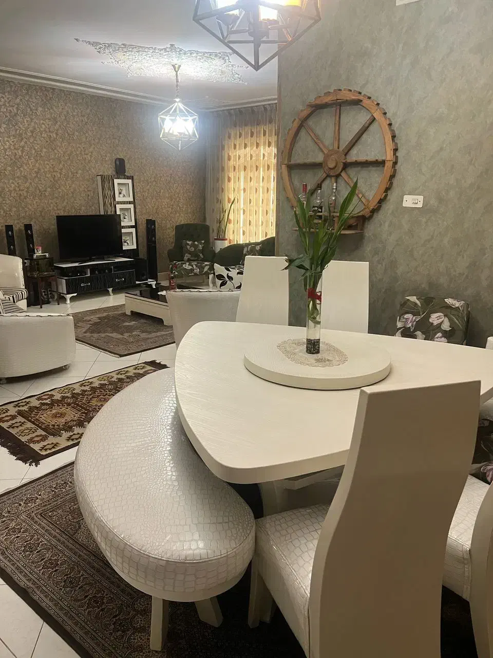 اجاره روزانه دوخوابه فول مبله|اجارهٔ کوتاهمدت آپارتمان و سوئیت|شیراز, ابیوردی|دیوار