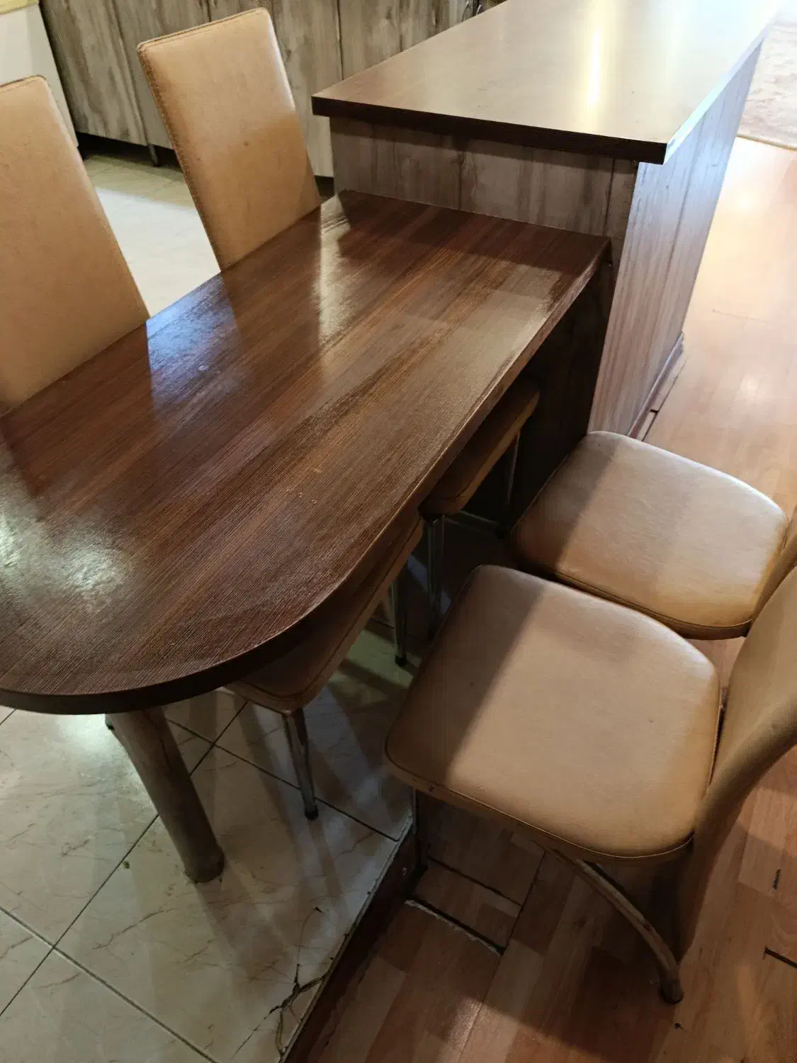 صندلی|صندلی و نیمکت|مشهد, نیروی هوایی|دیوار