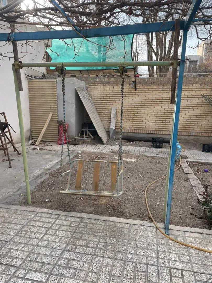 تاب اهنی|اسباب‌‌بازی|شاهین‌شهر, اقبال لاهوری|دیوار