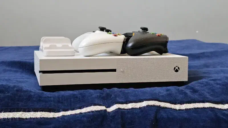 XBOX ONE S 1TRA|کنسول، بازی ویدئویی و آنلاین|اصفهان, مهرآباد|دیوار