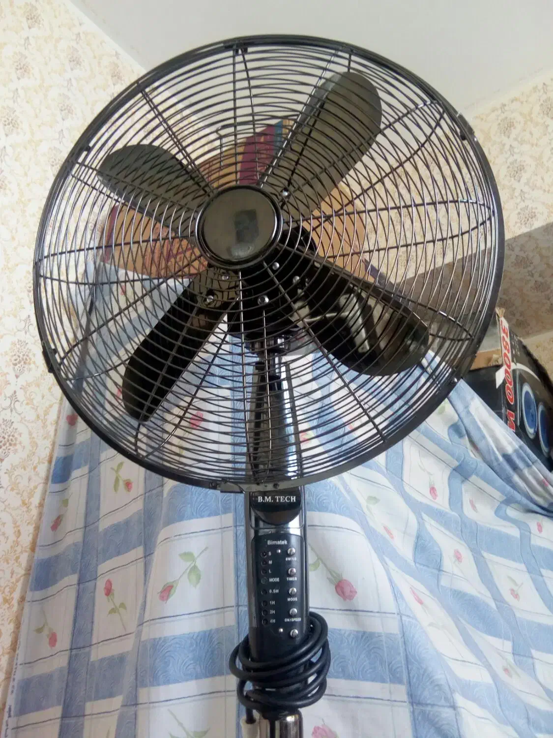 پنکه کره ای|پنکه و تصفیه‌کنندهٔ هوا|گلبهار, شهر جدید گلبهار|دیوار