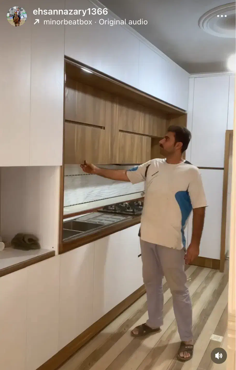 ساخت و طراحی کابینت کمد دیواری وکلیه مصنوعات چوبی|جاکفشی، کمد، دراور|کرمانشاه, |دیوار
