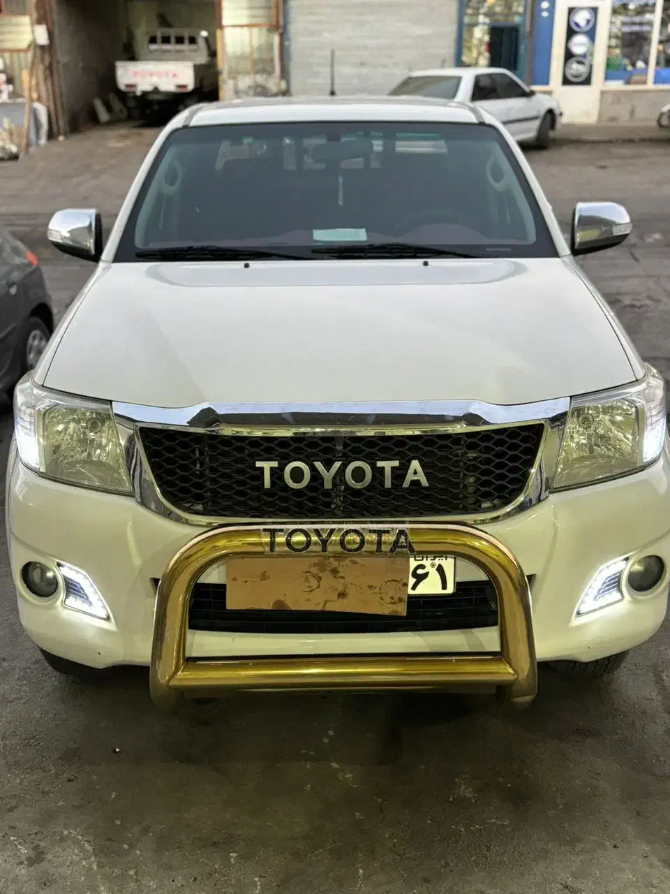 جلو پنجره هایلوکس ویگو|قطعات یدکی و لوازم جانبی|تهران, جوادیه|دیوار