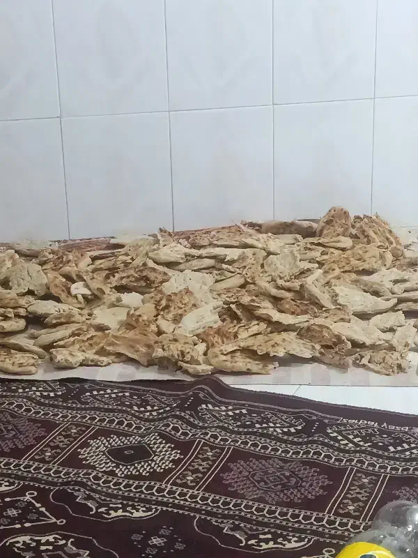 نان خشک|خوردنی و آشامیدنی|گنبد کاووس, |دیوار