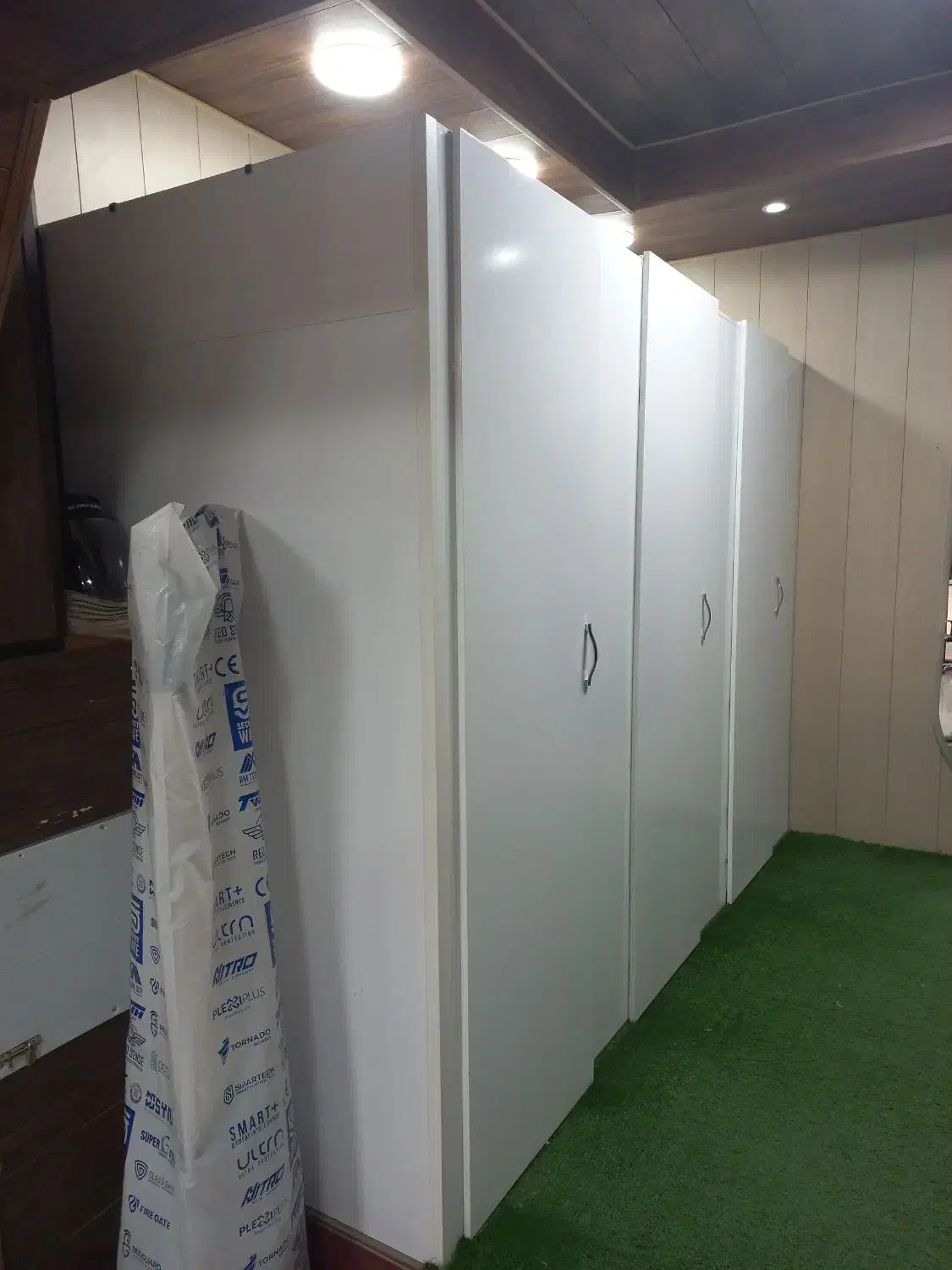 اتاق پرو و رگال و صندلی و آینه|فروشگاه و مغازه|آزادشهر, |دیوار