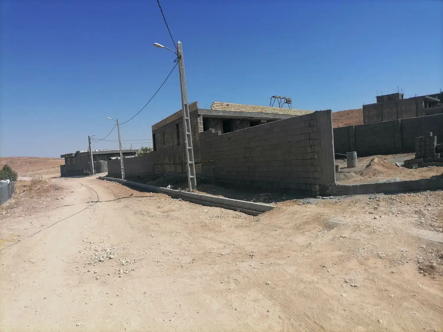 فروش اسکلت باغچه ویلای روستا حسین آباد سراب بیضا|فروش خانه و ویلا|بیضا, |دیوار