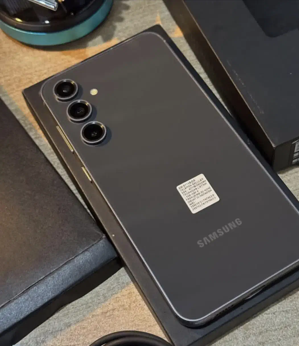 Samsung S24 fe درحد اک|موبایل|پرند, فاز ۱|دیوار