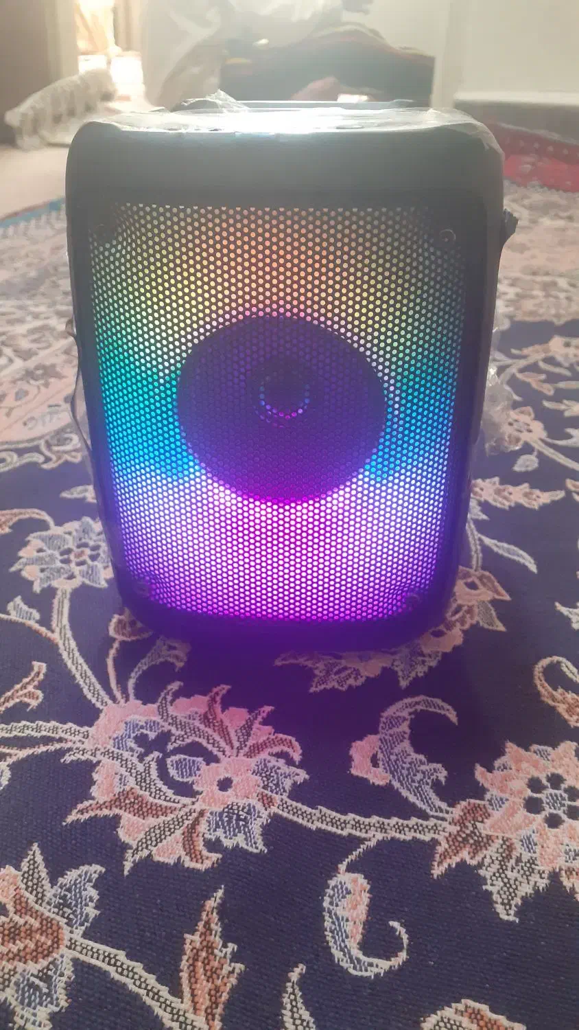 یک عدد اسپیکر|پخشکننده همراه|همدان, |دیوار