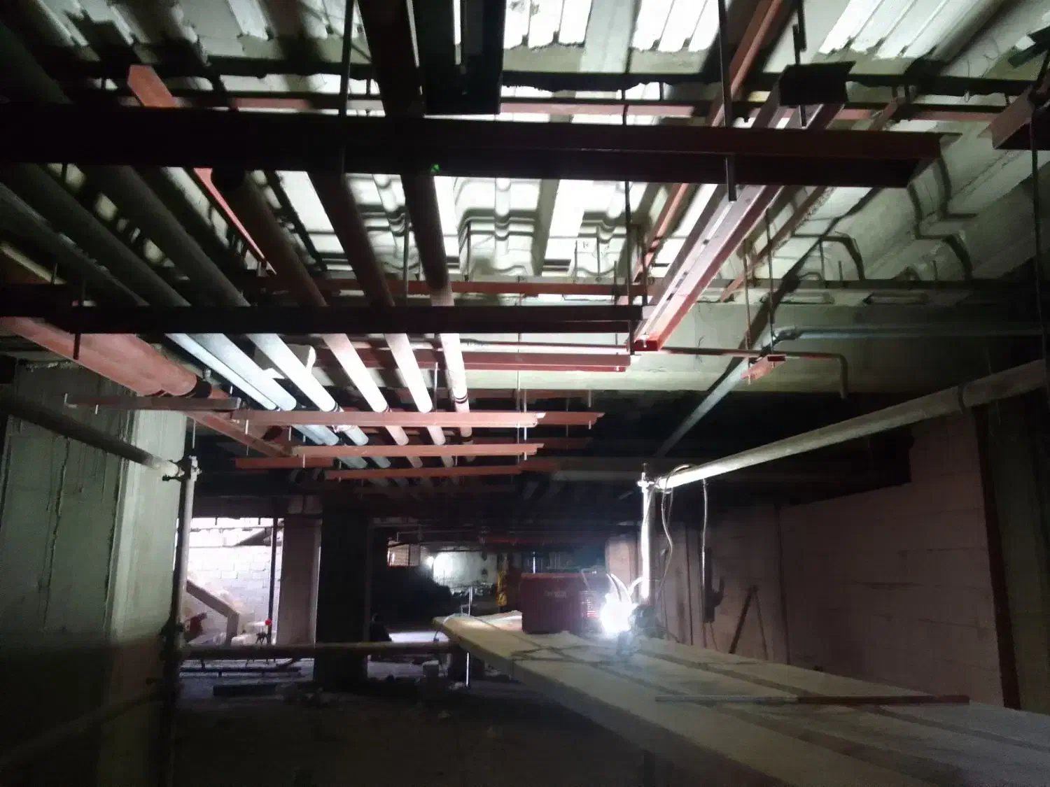 جوشکاری وآهنگری وراویز کاری وخورده کاری تمام نقاط|خدمات پیشه و مهارت|تهران, فردوسی|دیوار