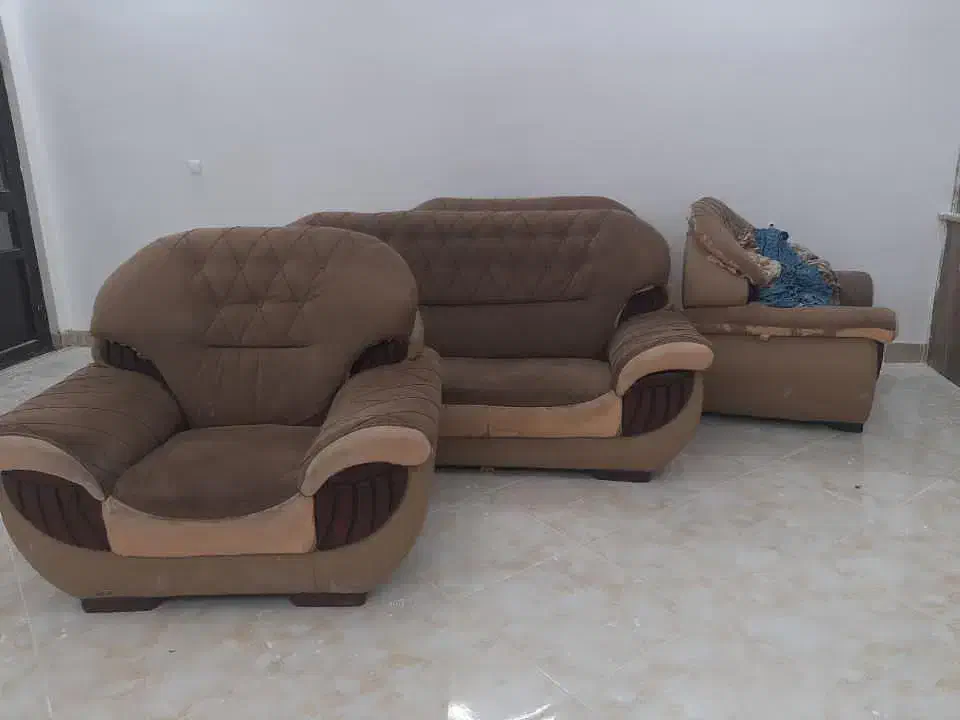 مبل ۷نفره|مبلمان خانگی و میز عسلی|نیشابور, بکاول|دیوار