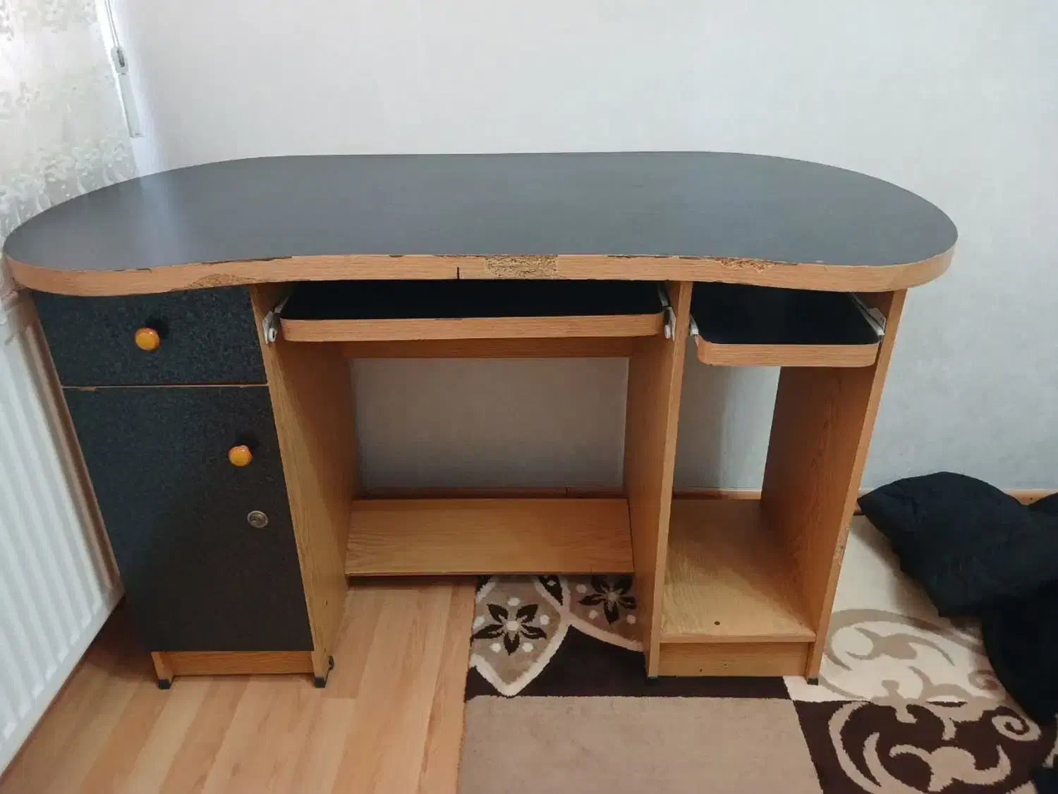 میز کامپیوتر|میز تحریر و کامپیوتر|میانه, |دیوار