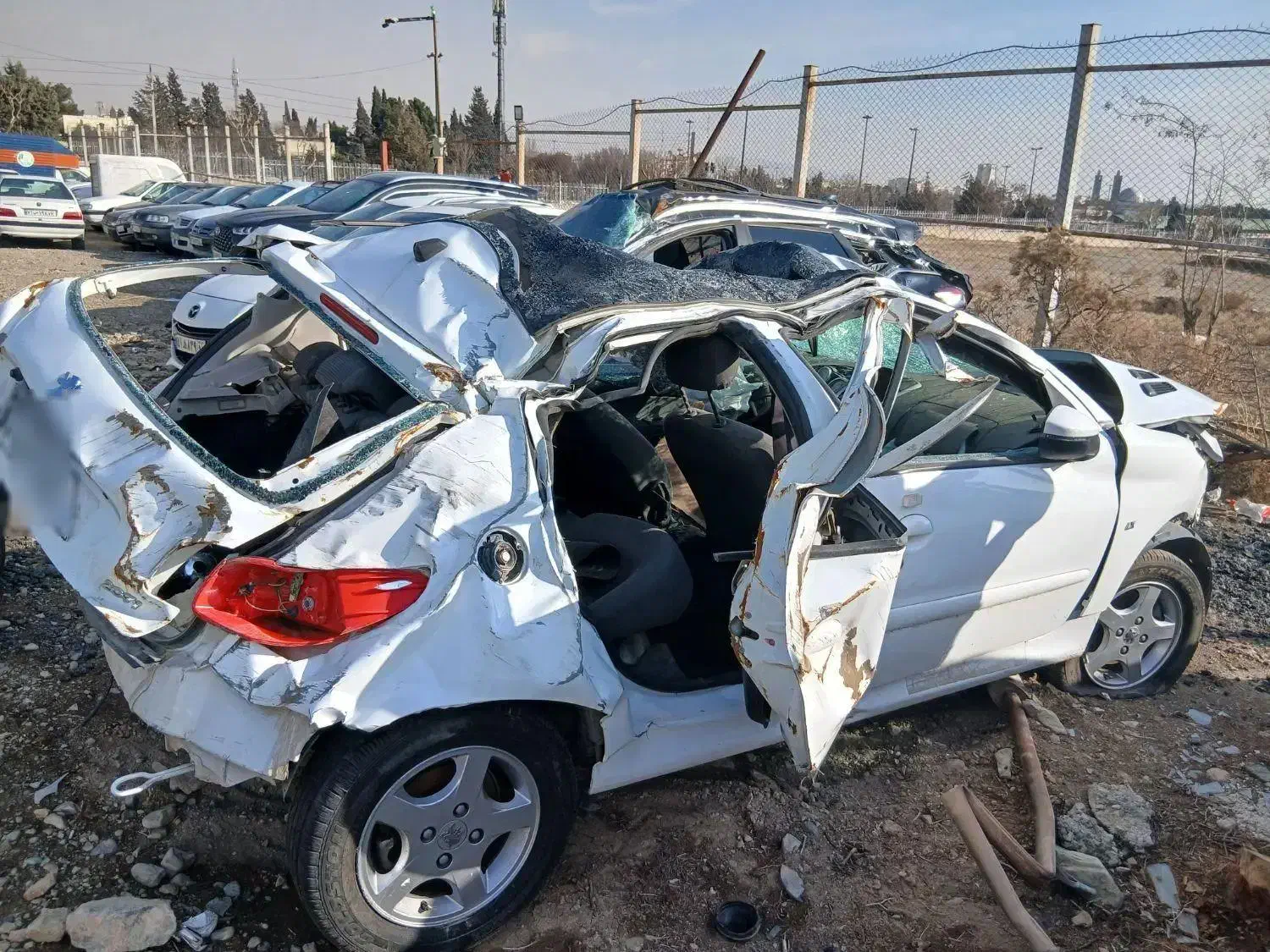 ۲۰۷ مدل ۴۰۱ تصادفی|خودرو سواری و وانت|تهران, شهرک آپادانا|دیوار