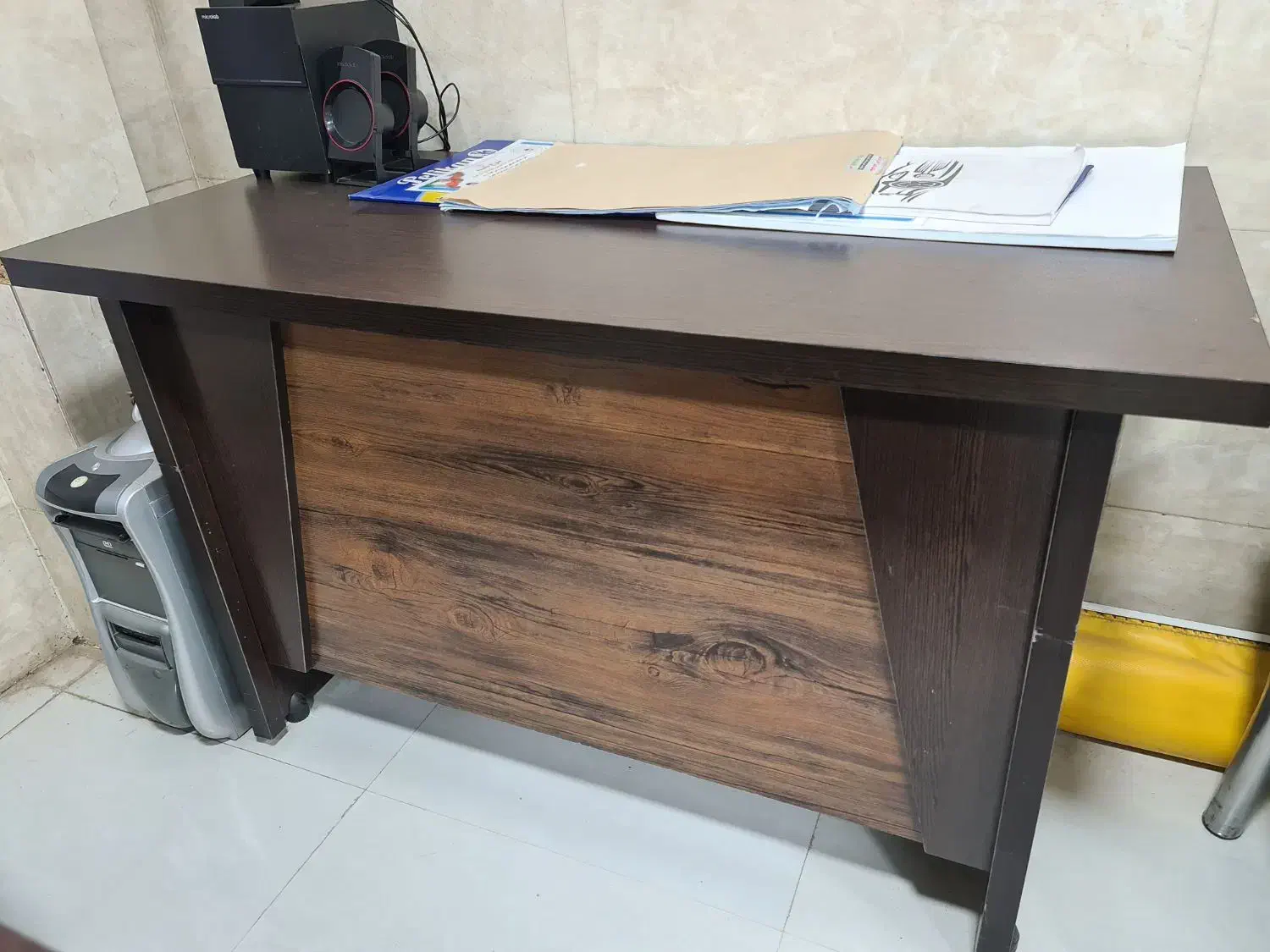 ۲ عدد میز اداری کارمندی|دفتر کار|اندیشه, شهرک صدف|دیوار