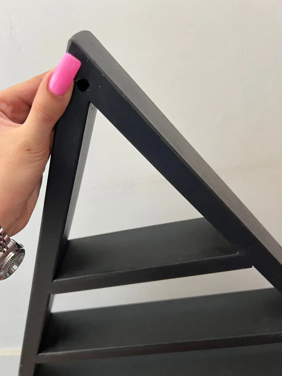 استند ناخون و مژه|کتابخانه، شلف، قفسه‌های دیواری|اندیشه, اندیشه فاز ۱|دیوار