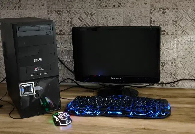 کامپویتر خانگی|رایانه رومیزی|آبیک, |دیوار