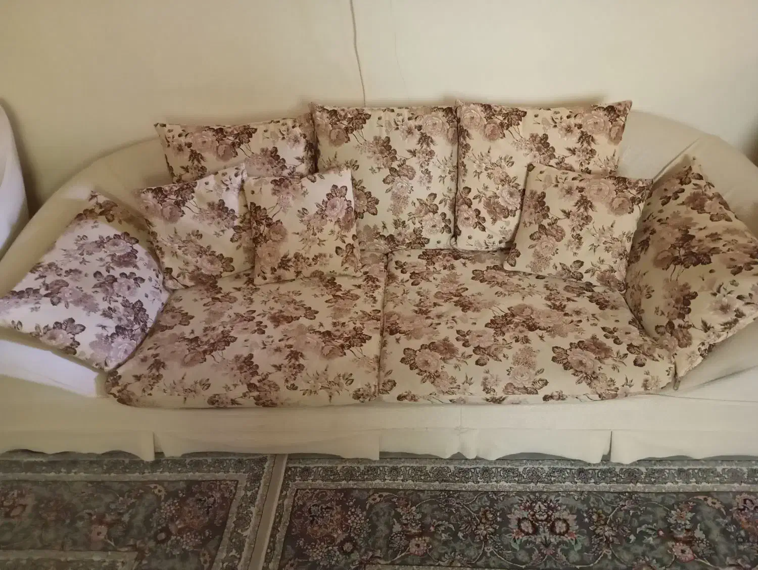 راحتی سه نفره چرم|مبلمان خانگی و میز عسلی|قم, باجک دو|دیوار