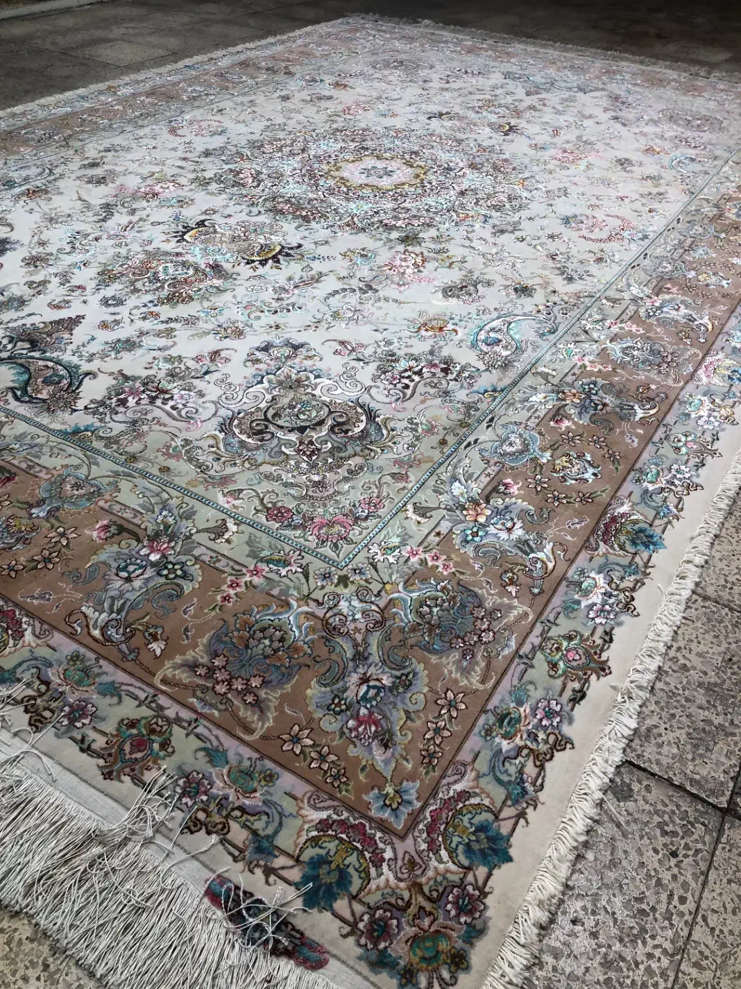 (فرش فرزین)۹متری دستباف خطیبی رج۵۰ ،نو، چله ابریشم|فرش|تبریز, |دیوار