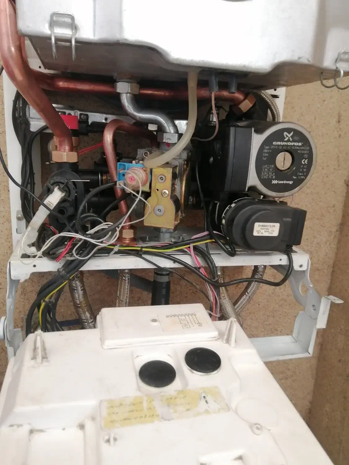 تعمیر حرفه ای پکیج|خدمات پیشه و مهارت|صفادشت, |دیوار