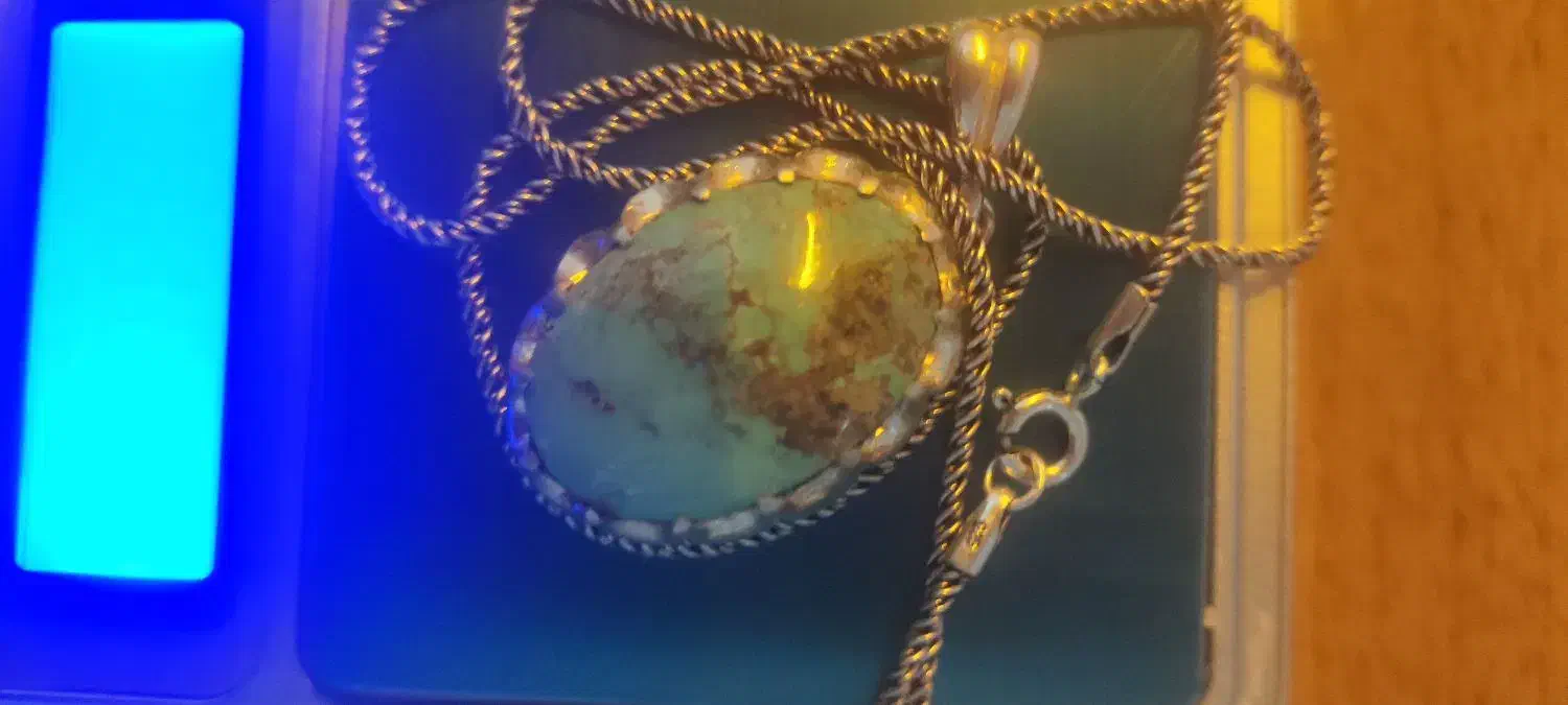 پلاک و زنجیر نقره سنگ فیروزه نیشابور|جواهرات|ابریشم, |دیوار