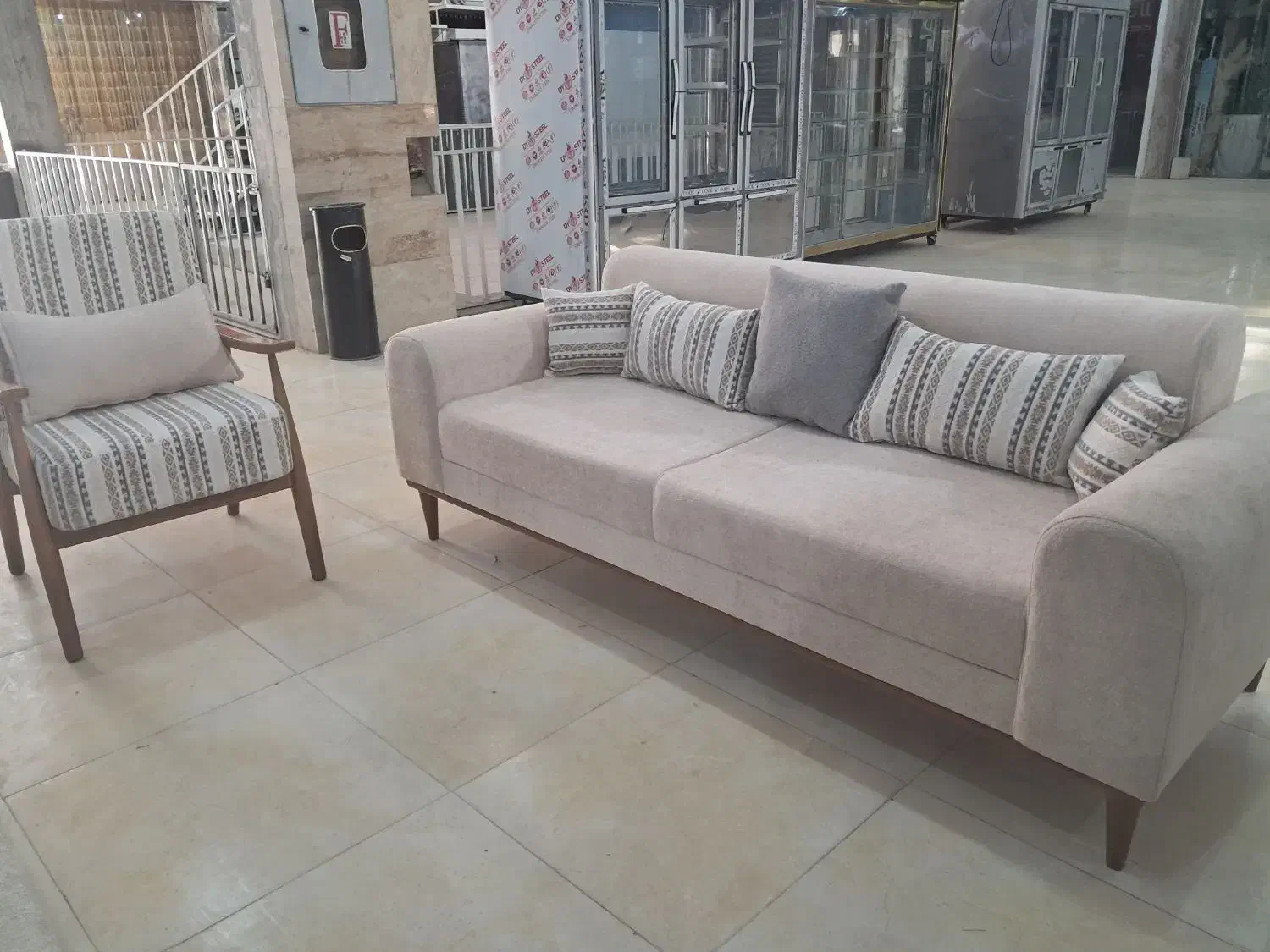 تولید مبل در صدرا و شهرک‌های اطراف|مبلمان خانگی و میز عسلی|صدرا-فارس, فاز ۱|دیوار