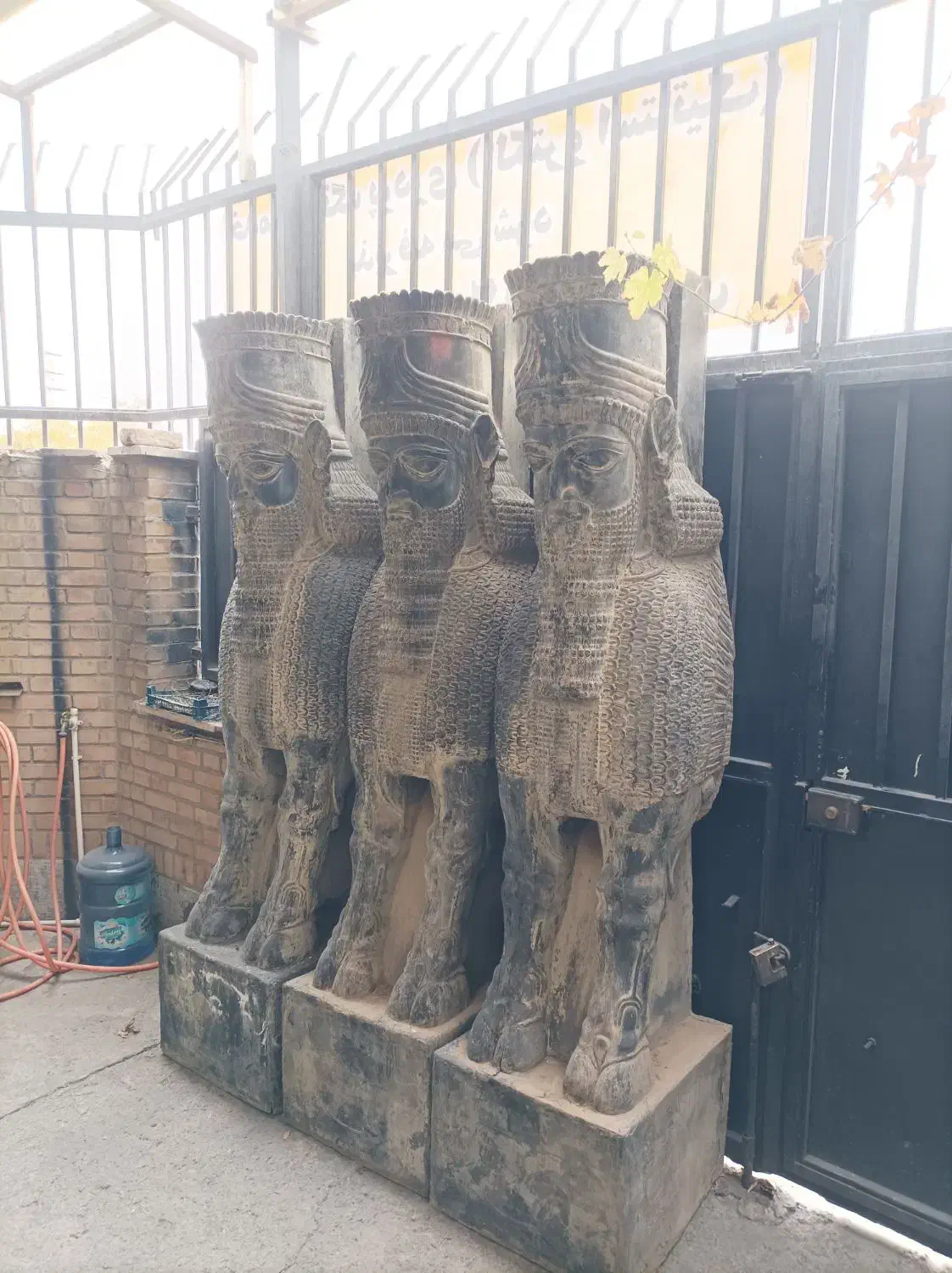 مجسمه|مجسمه، تندیس، ماکت|قدس, شهرک صنعتی گلگون|دیوار