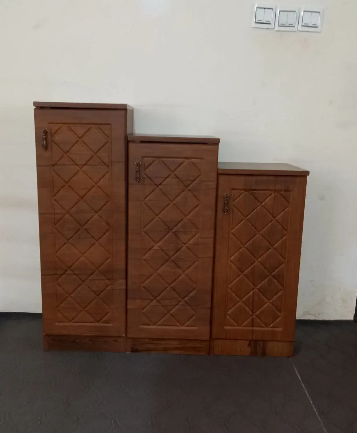 فروش وسایل چوبی|جاکفشی، کمد، دراور|مریوان, |دیوار