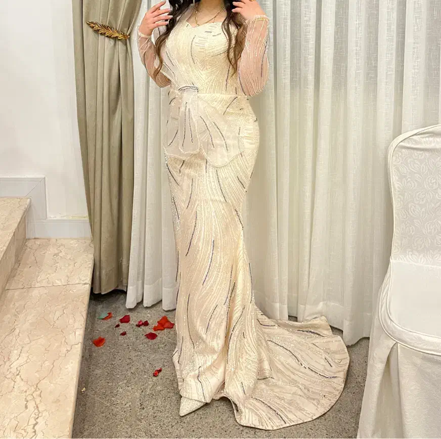 لباس مجلسی|لباس|آستارا, |دیوار