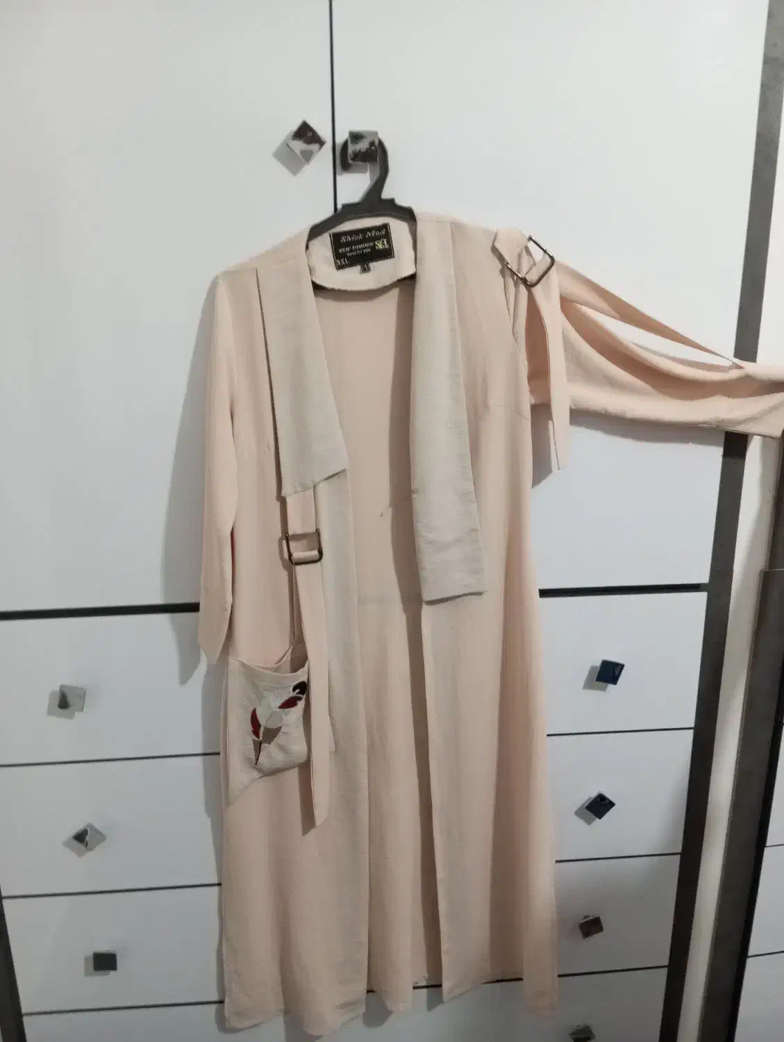 پیراهن|لباس|تربت جام, باغ سنگان سفلی|دیوار