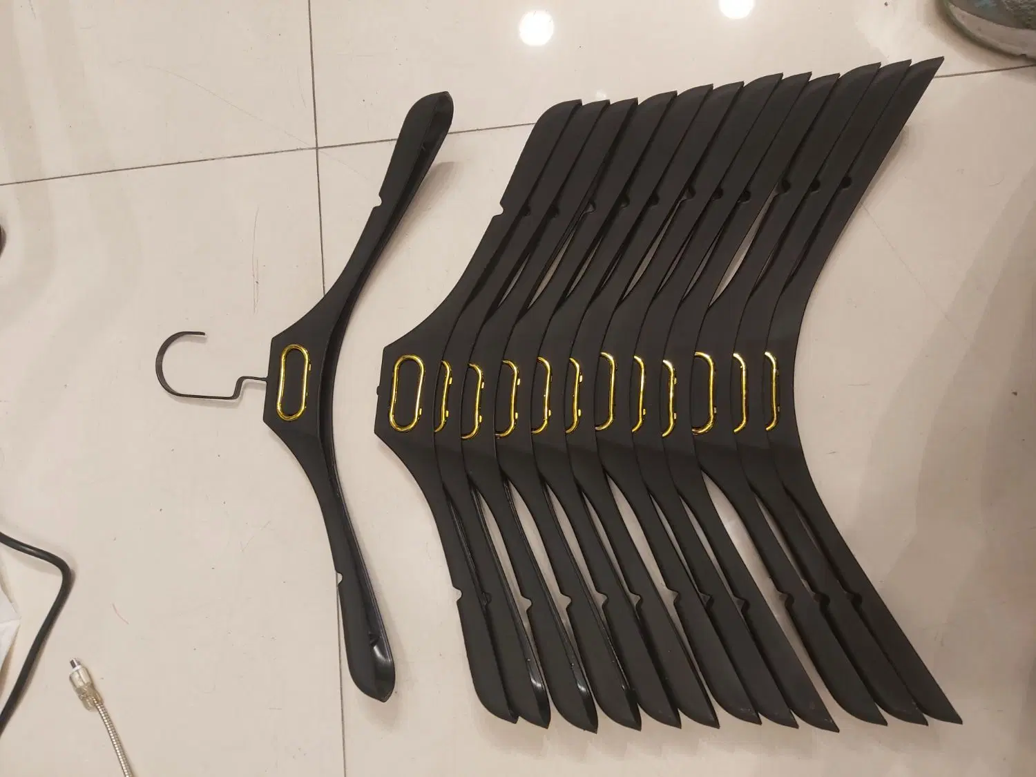 چوبکار اپل دار ..|بندرخت و رخت‌آویز|تهران, پامنار|دیوار