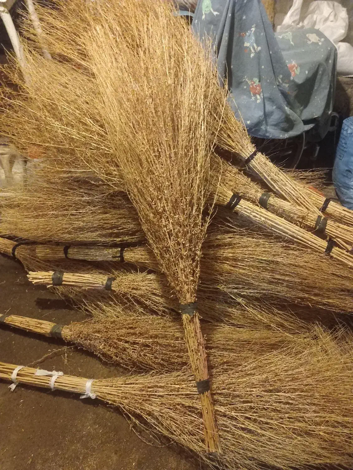 جارو دستی|لوازم نظافت|ارومیه, |دیوار