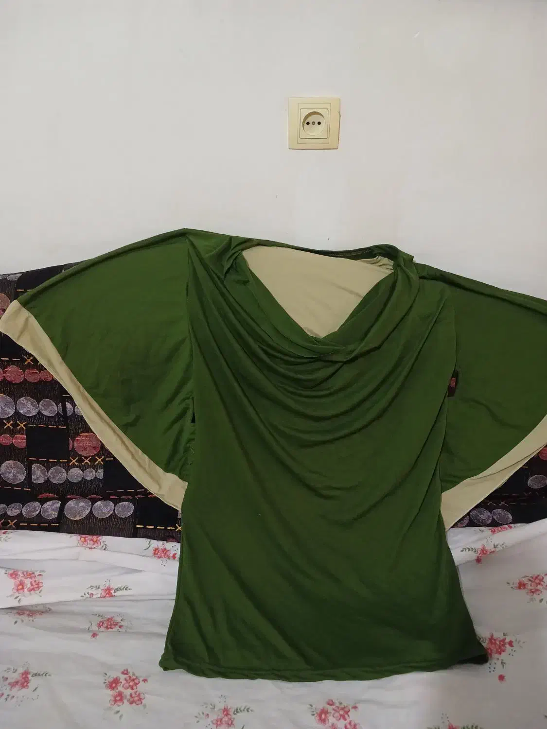 لباس زنانه|لباس|ساری, |دیوار