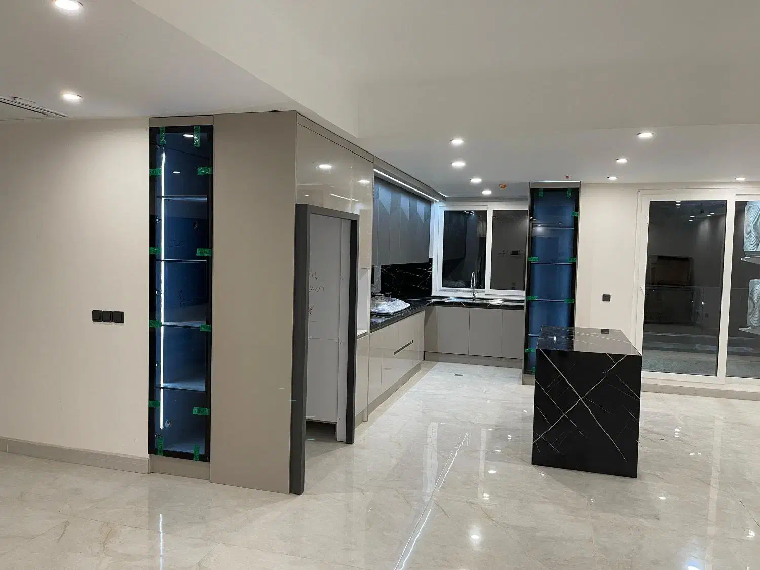 اجاره ۱۲۷متر/ برج برند / نورگیر / دریاچه/ سه خواب