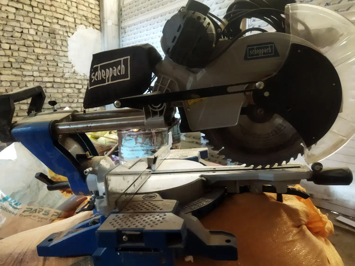 فارسی بر|ابزارآلات|بجنورد, |دیوار