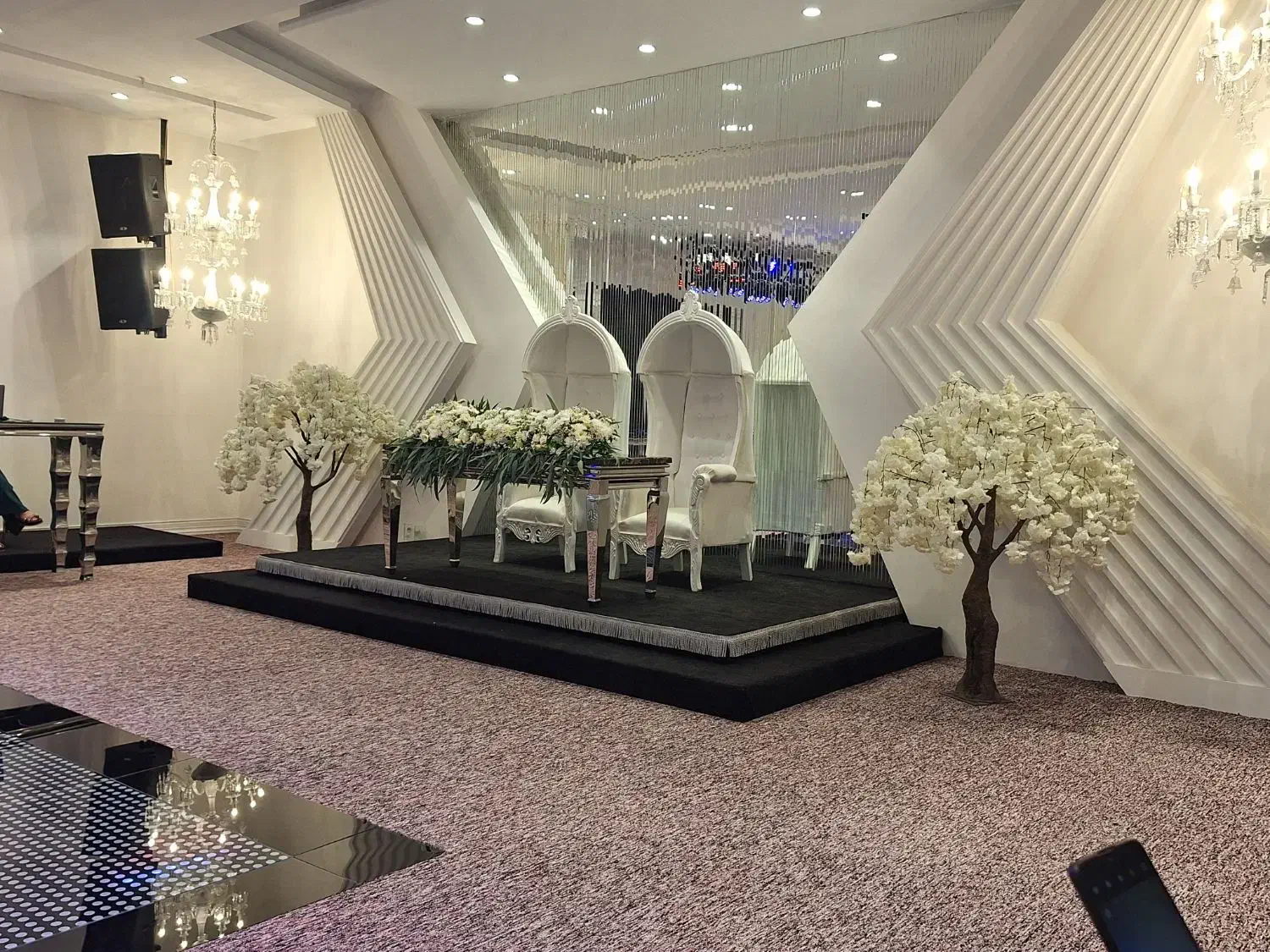 مداح بانو، همراه با مولودی خوانی با سبک جدید|خدمات پذیرایی، مراسم|تهران, مهرآباد|دیوار