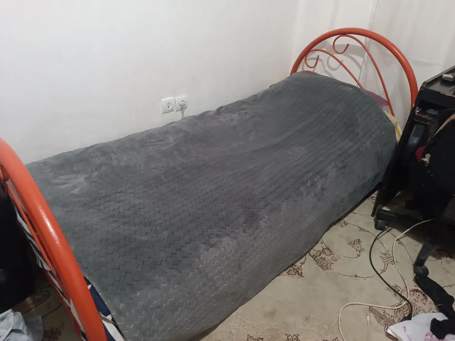 تخت تک نفره(دو طبقه) ۲ عدد|تخت و سرویس خواب|بناب, |دیوار