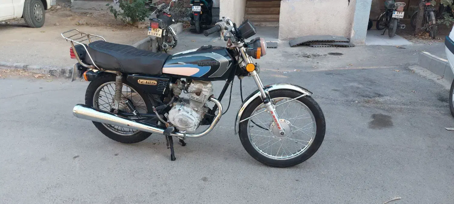 موتور سیکلت هندا۱۲۵|موتورسیکلت|تهران, قصر فیروزه ۱|دیوار