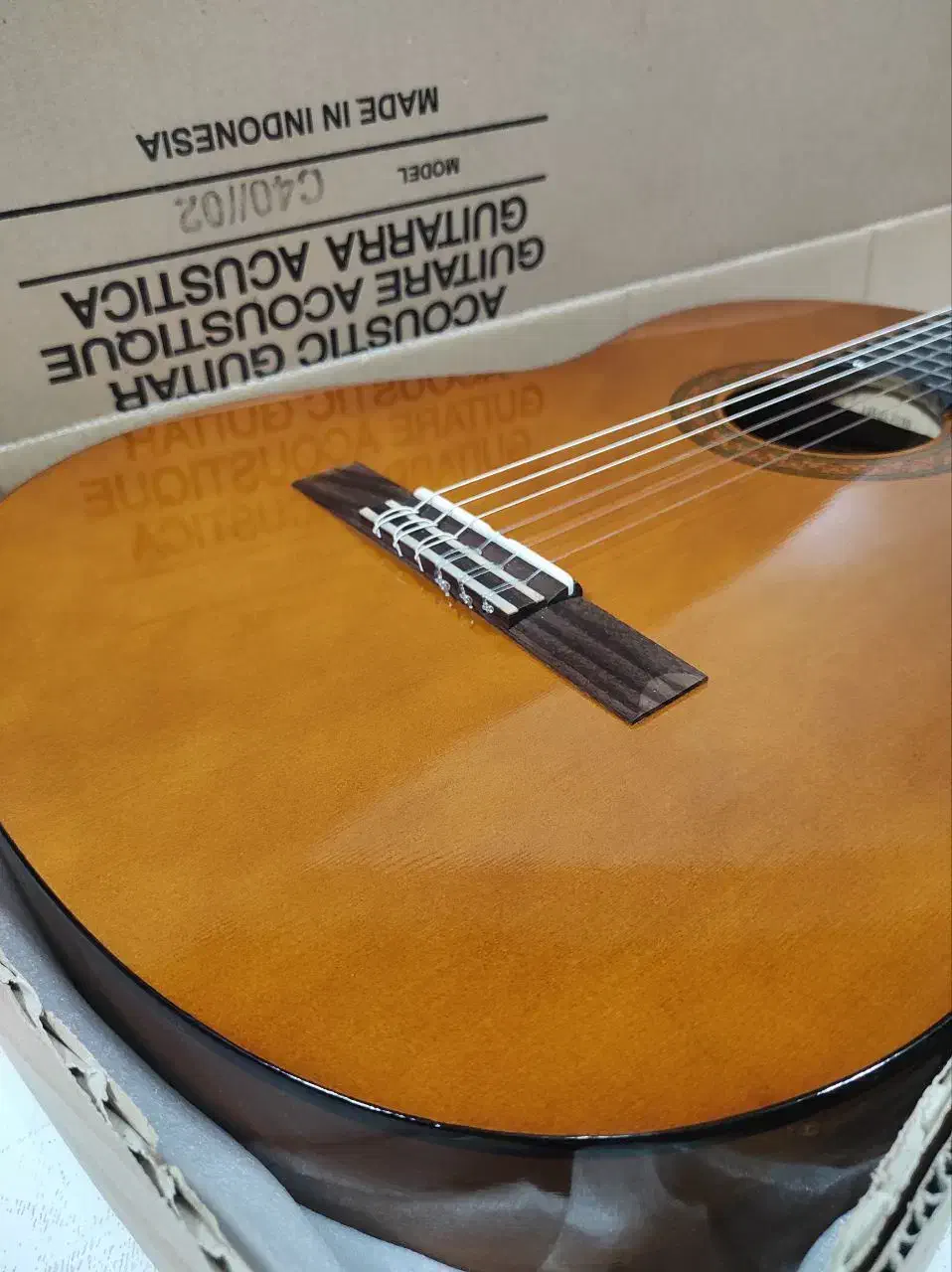 گیتارکلاسیک یاماهاC40*شروعی حرفهای باصدایی دلنشین|گیتار، بیس، امپلیفایر|تهران, استقلال|دیوار