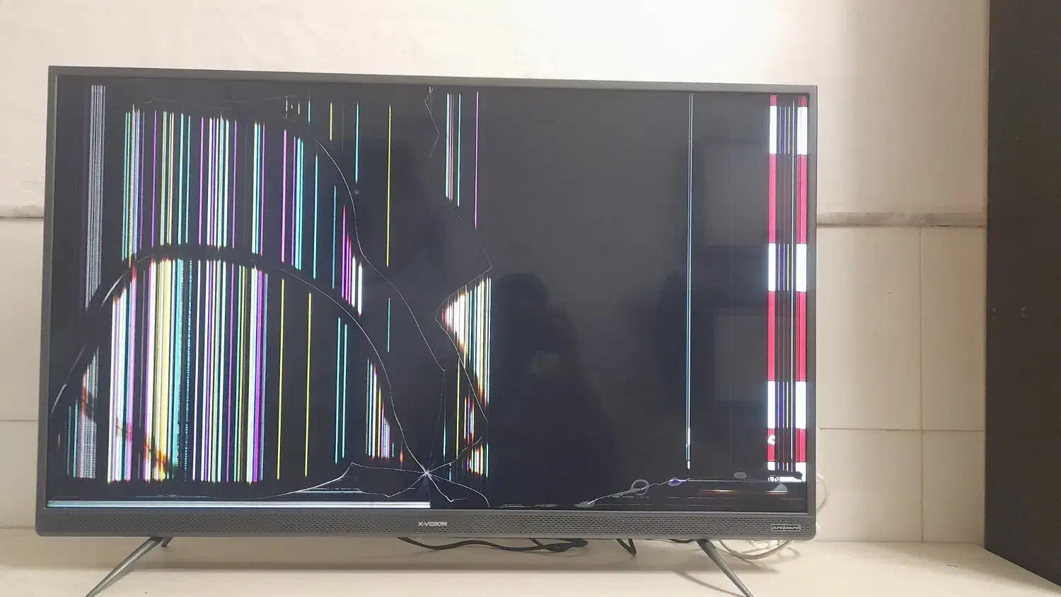 سلام یه عدد تلویزیون ۴۳ اینج نیاز به تعمیر|تلویزیون و پروژکتور|کاشان, لتحر|دیوار