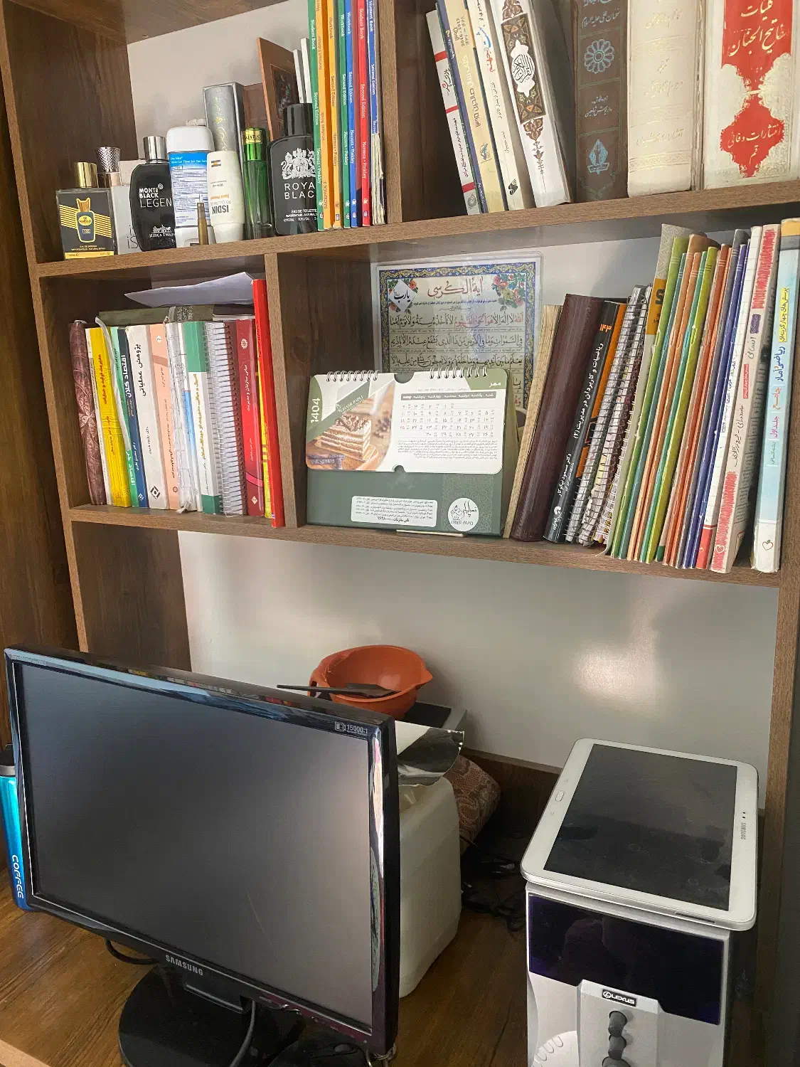 کتابخانه و میز تحریر بسیار سالم و‌نو|میز تحریر و کامپیوتر|دماوند, گیلاوند|دیوار