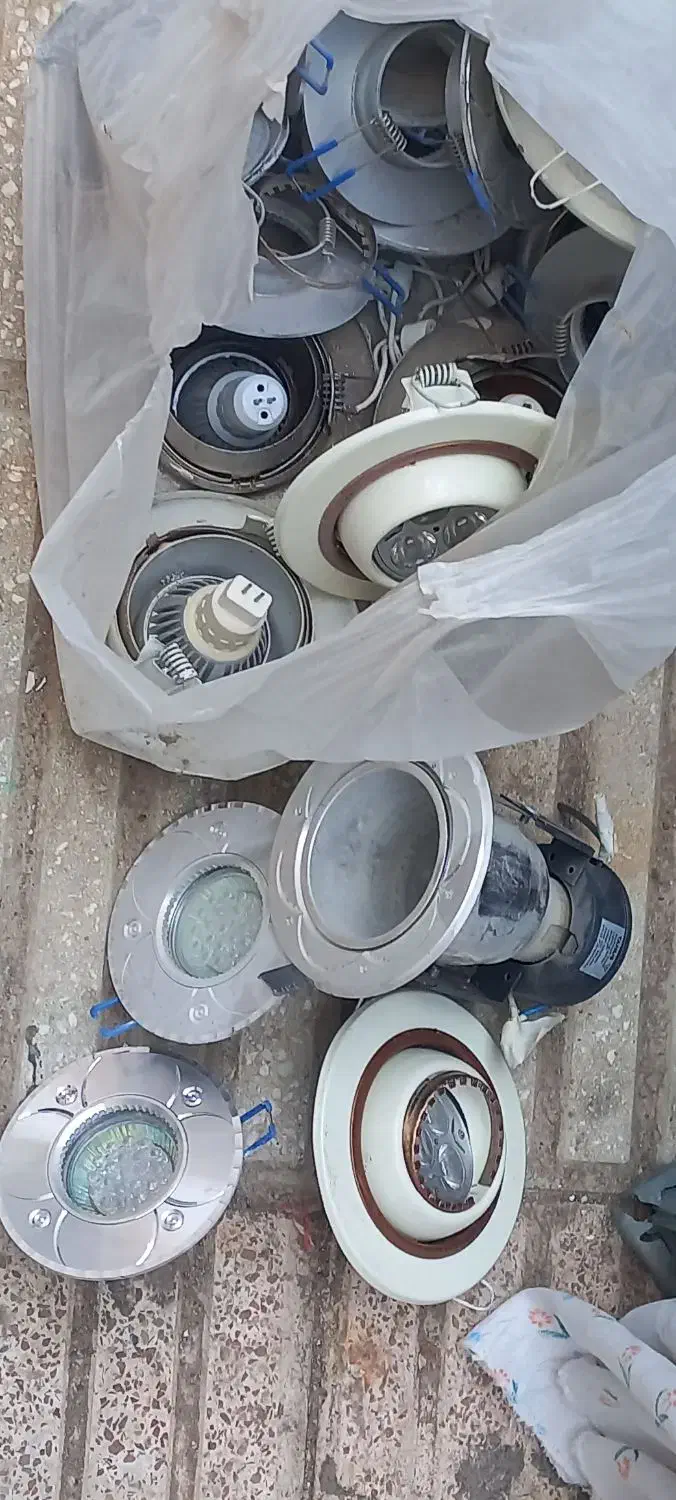 آیفون قدیمی مهتابی هالوژن پایه بلندگو وقفسه|حراج|سبزوار, عظیمیان|دیوار