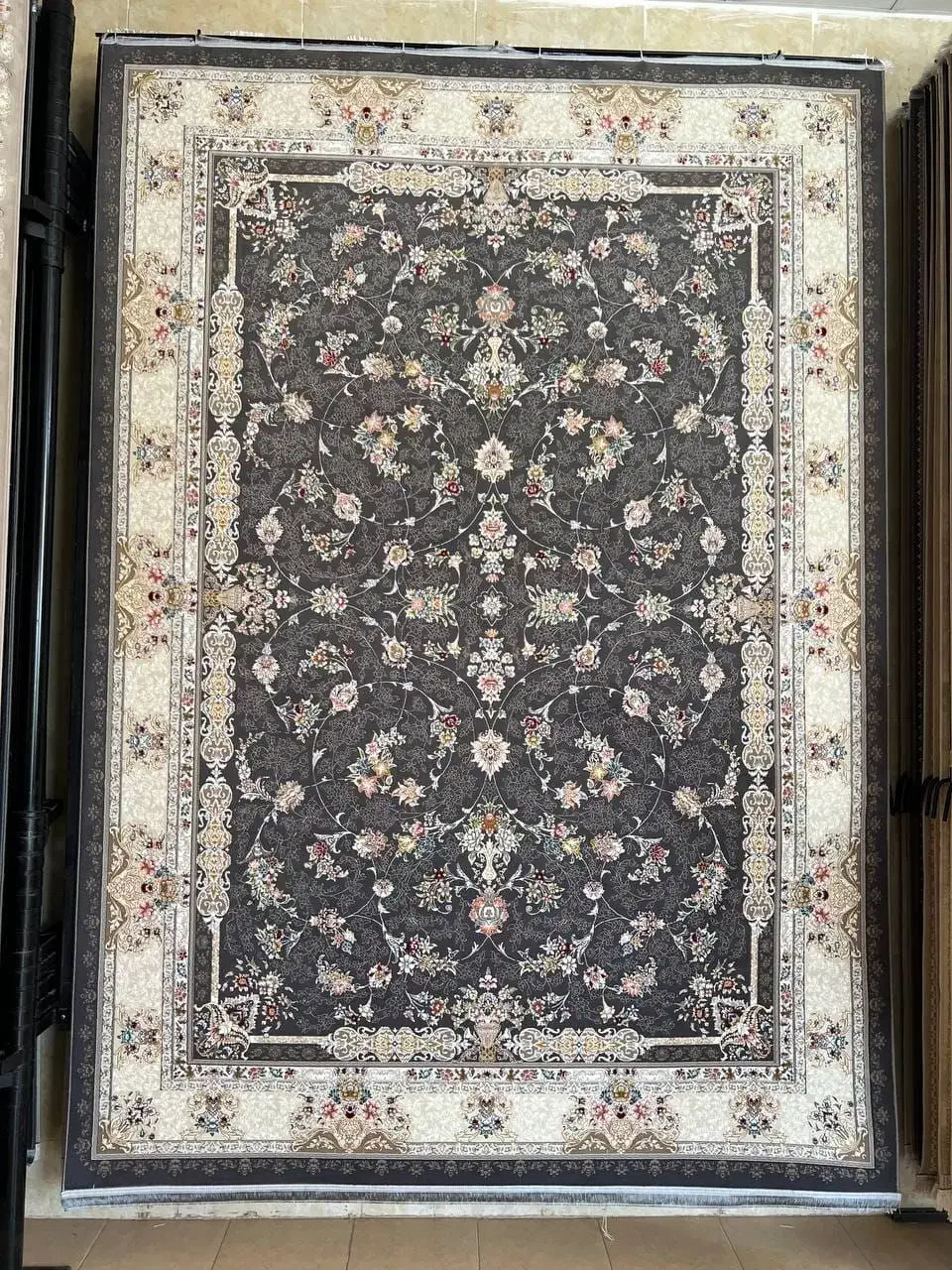 فرش طرح ویکتوریا۱۲۰۰شانه فرش دست بافت|فرش|نورآباد ممسنی, |دیوار