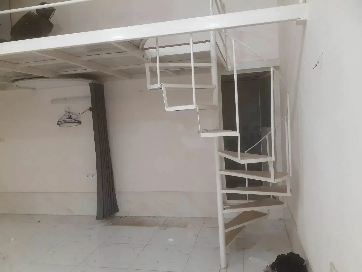 با سلام یک باب مغازه در ولیعصر غربی نرسیده فرید|اجارهٔ مغازه و غرفه|سبزوار, هویزه|دیوار