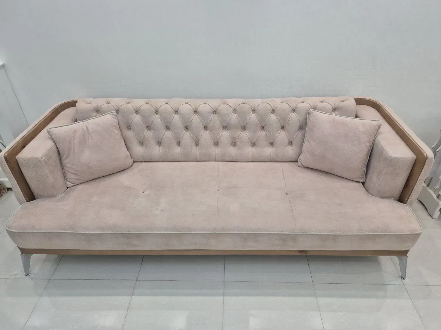 مبل سه نفره (کاناپه)|مبلمان خانگی و میز عسلی|شاهین‌شهر, شهرک میلاد|دیوار